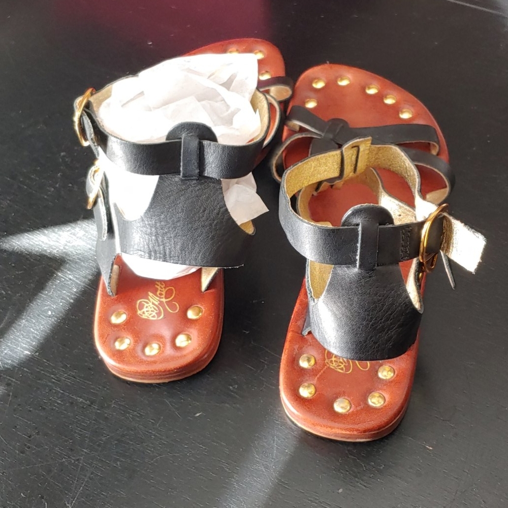 Sandals - Picture 2 of 4
